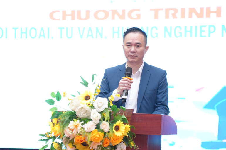 Nhà báo Ngô Vương Tuấn - Phó Tổng Biên tập Báo Tuổi trẻ Thủ đô phát biểu tại chương trình.