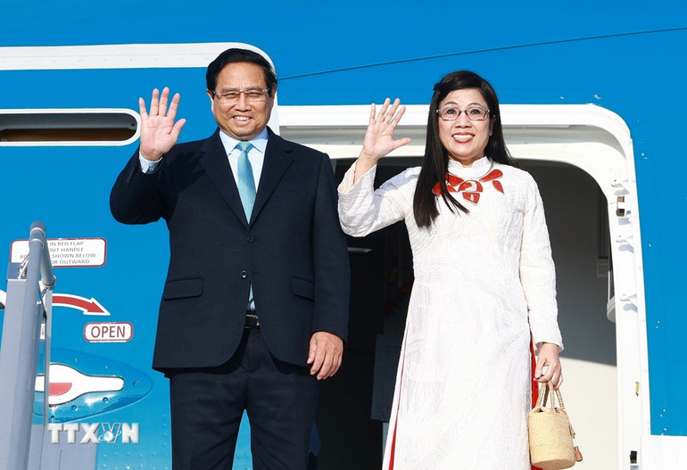 Thủ tướng Phạm Minh Chính và Phu nhân rời thủ đô Warsaw, tiếp tục lên đường thăm chính thức Cộng hòa Séc. (Ảnh: Dương Giang/TTXVN) Thủ tướng Phạm Minh Chính và Phu nhân rời thủ đô Warsaw, tiếp tục lên đường thăm chính thức Cộng hòa Séc. (Ảnh: Dương Giang/TTXVN)
