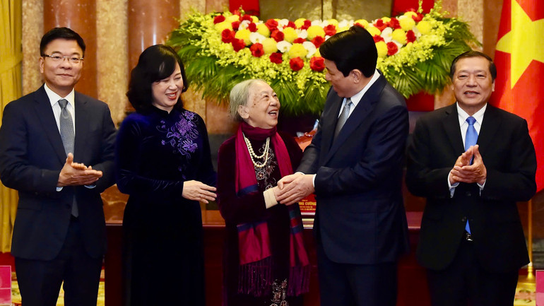 Chủ tịch nước gặp mặt thân mật đoàn đại biểu cán bộ tiêu biểu ngành y tế toàn quốc.