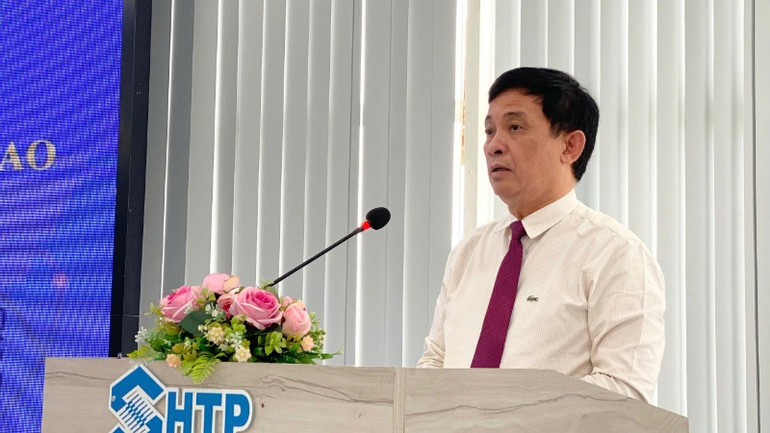 Giáo sư, Tiến sĩ Nguyễn Kỳ Phùng, Trưởng Ban Quản lý Khu Công nghệ cao Thành phố Hồ Chí Minh phát biểu khai mạc hội thảo.