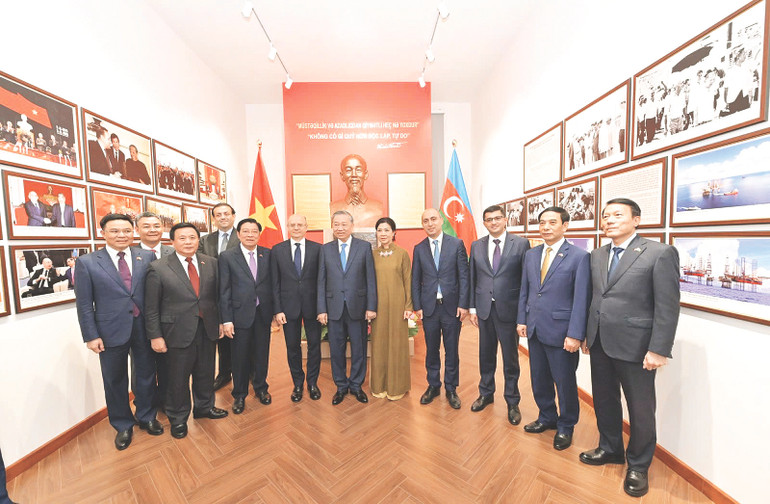 Tổng Bí thư Tô Lâm cùng Phu nhân và Đoàn đại biểu cấp cao Việt Nam dự Lễ Khánh thành Phòng Lưu niệm Chủ tịch Hồ Chí Minh với ngành dầu khí Việt Nam - Azerbaijan tại Baku.