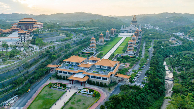 Toàn cảnh Phật Quang Sơn Tự nhìn từ trên cao. Ảnh HÀ HOÀNG