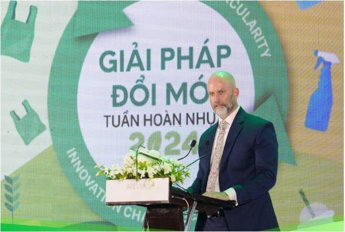 Ông Fercus McBean, Bí thư thứ nhất về khí hậu và thiên nhiên, Đại sứ quán Anh