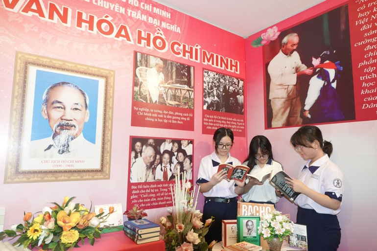 Không gian văn hóa Hồ Chí Minh tại Trường THPT chuyên Trần Đại Nghĩa, Quận 1, Thành phố Hồ Chí Minh.