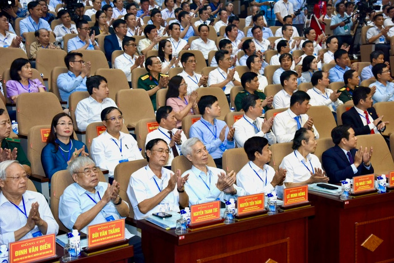 Các đại biểu tham dự hội nghị.