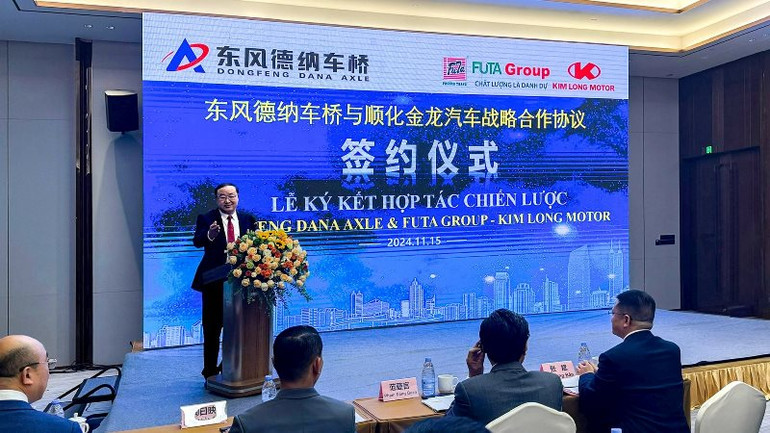 Ông Lục Định Văn, Tổng Giám đốc Dongfeng Dana phát biểu tại sự kiện.