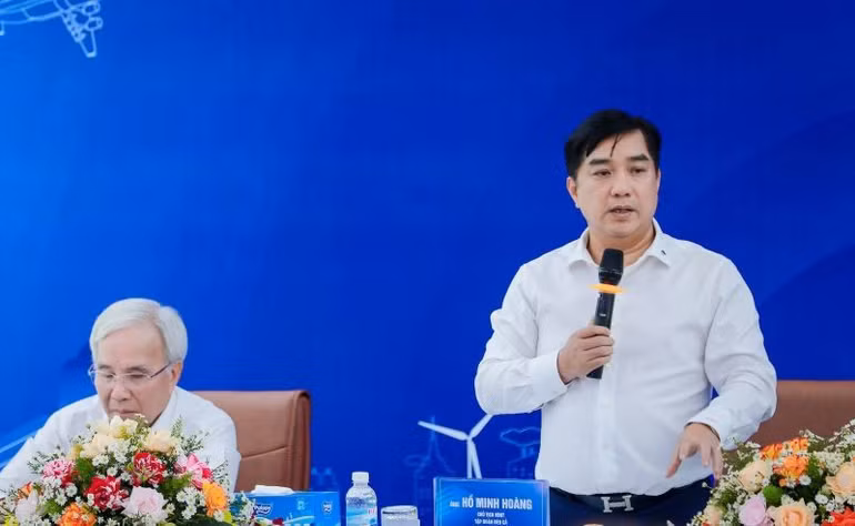 Ông Hồ Minh Hoàng, Chủ tịch Hội đồng quản trị Tập đoàn Đèo Cả phát biểu tại hội nghị.