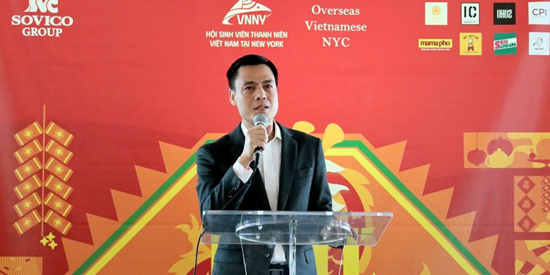 Đại sứ Đặng Hoàng Giang, Trưởng Phái đoàn Thường trực Việt Nam tại Liên hợp quốc phát biểu khai mạc Hội chợ. (Ảnh: Quang Huy/TTXVN)