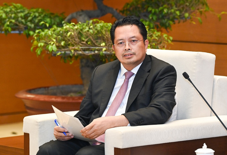 Phó Chủ tịch Thượng viện Indonesia H.Mahyundin phát biểu tại cuộc tiếp.