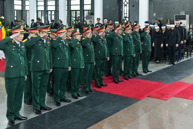 Đoàn Tổng cục 2, Bộ Quốc phòng viếng Tổng Bí thư Nguyễn Phú Trọng.