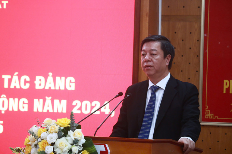 Đồng chí Vũ Trọng Lâm, Giám đốc, Tổng Biên tập Nhà xuất bản Chính trị quốc gia Sự thật phát biểu tại hội nghị của Nhà Xuất bản.