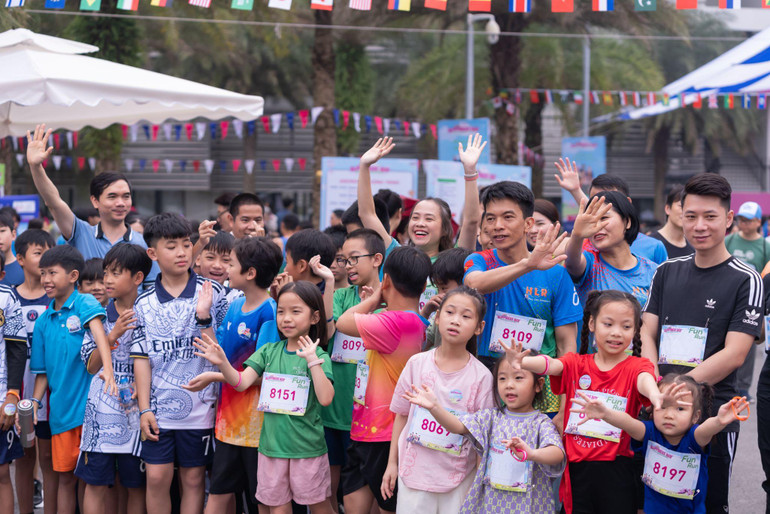 Những nụ cười rạng ngời tại Lễ hội Hạnh phúc TH School 2024.