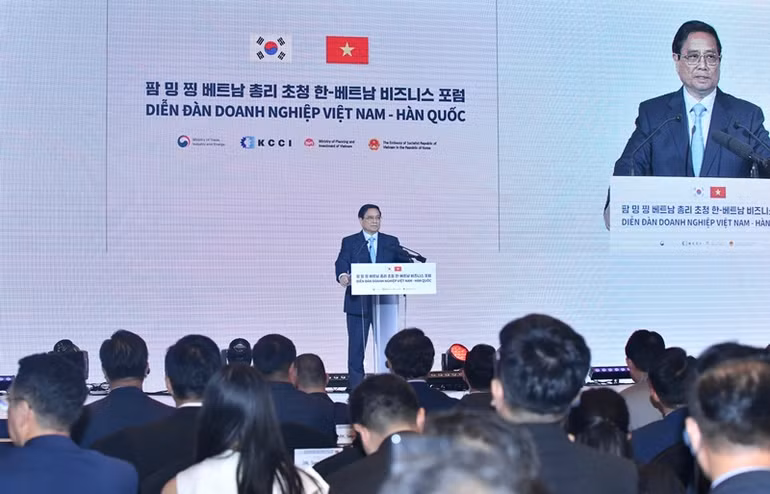 Thủ tướng Phạm Minh Chính phát biểu ý kiến tại Diễn đàn Doanh nghiệp Việt Nam-Hàn Quốc.