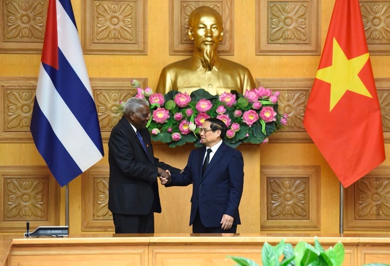 Thủ tướng Phạm Minh Chính và Chủ tịch Quốc hội Cuba Esteban Lazo Hernandez. Thủ tướng Phạm Minh Chính và Chủ tịch Quốc hội Cuba Esteban Lazo Hernandez.