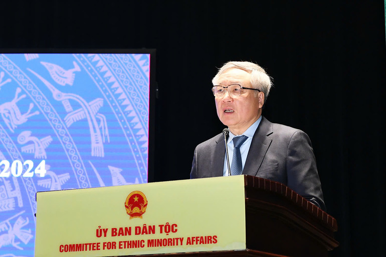 Đồng chí Nguyễn Hòa Bình, Ủy viên Bộ Chính trị, Bí thư Trung ương Đảng, Phó Thủ tướng Thường trực Chính phủ phát biểu chỉ đạo tại Hội nghị.