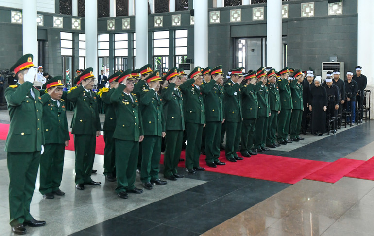 Đoàn Cựu chiến binh viếng Tổng Bí thư Nguyễn Phú Trọng.