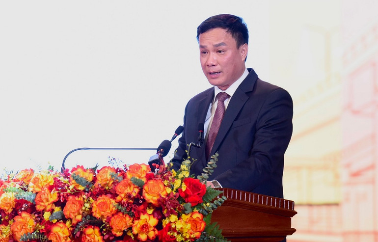 Chủ tịch UBND tỉnh Hải Dương Triệu Thế Hùng phát biểu. Chủ tịch UBND tỉnh Hải Dương Triệu Thế Hùng phát biểu.