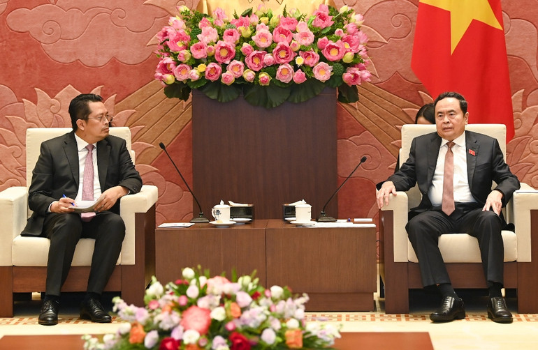 Chủ tịch Quốc hội Trần Thanh Mẫn và Phó Chủ tịch Thượng viện Indonesia H.Mahyundin tại cuộc tiếp.