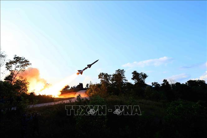 Tên lửa S-75M3 rời bệ phóng an toàn.