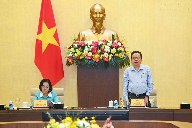 Chủ tịch Quốc hội Trần Thanh Mẫn phát biểu mở đầu, gợi mở các nội dung thảo luận tại buổi làm việc. (Ảnh Duy Linh) Chủ tịch Quốc hội Trần Thanh Mẫn phát biểu mở đầu, gợi mở các nội dung thảo luận tại buổi làm việc. (Ảnh Duy Linh)