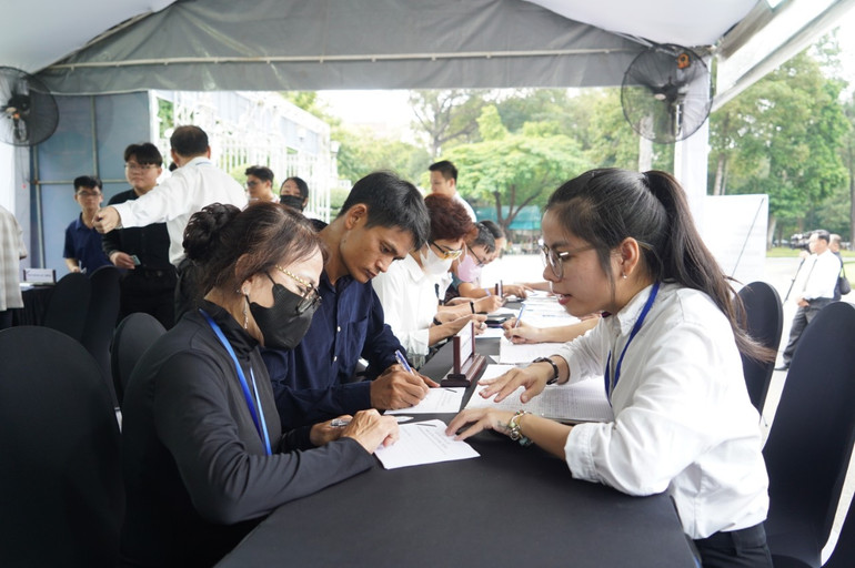 Toàn cảnh Lễ viếng Tổng Bí thư Nguyễn Phú Trọng: Trang nghiêm và xúc động ảnh 117