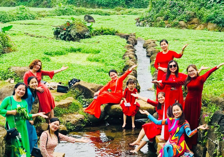 Giếng Ông ở thôn Hảo Sơn. Ba cực chủ đạo tạo thành giếng cổ là đá, nước ngầm và cây rau liệt.