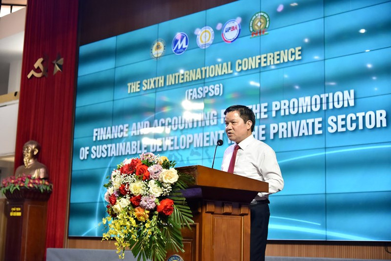 PGS,TS Nguyễn Mạnh Thiều phát biểu đề dẫn hội thảo. PGS,TS Nguyễn Mạnh Thiều phát biểu đề dẫn hội thảo.