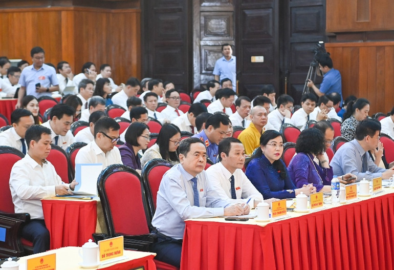 Chủ tịch Quốc hội Trần Thanh Mẫn và các đại biểu tham dự phiên khai mạc kỳ họp. (Ảnh Duy Linh)