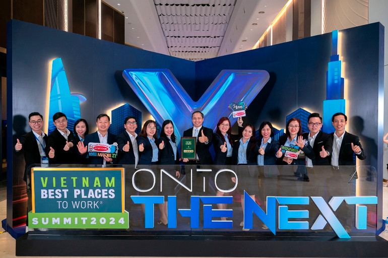 Tập thể Acecook tại buổi nhận giải.