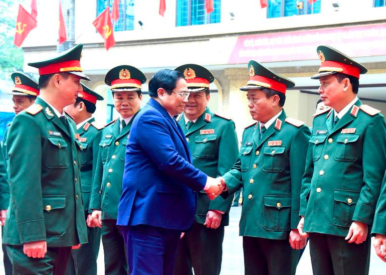 Thủ tướng Phạm Minh Chính đến thăm, chúc Tết Trường Đại học Văn hóa Nghệ thuật Quân đội.