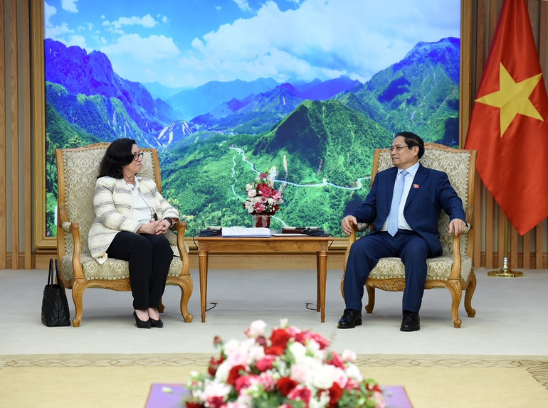 Thủ tướng Phạm Minh Chính tiếp bà Manuela V. Ferro, Phó Chủ tịch Ngân hàng Thế giới (Ngân hàng Thế giới).