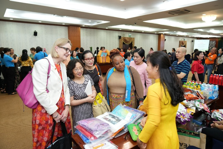 Gian hàng trưng bày của người được hưởng lợi.