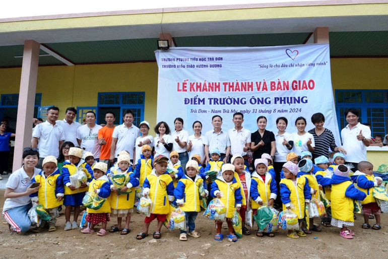 Điểm trường ông Phụng, thuộc Trường Phổ thông dân tộc bán trú xã Trà Dơn, huyện Nam Trà My, tỉnh Quảng Nam vừa được khánh thành. Điểm trường ông Phụng, thuộc Trường Phổ thông dân tộc bán trú xã Trà Dơn, huyện Nam Trà My, tỉnh Quảng Nam vừa được khánh thành.