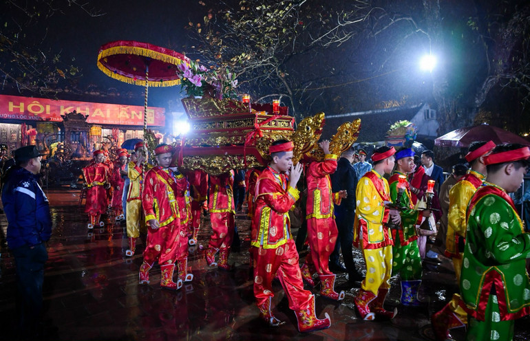 Nhờ làm tốt công tác tổ chức, Lễ khai ấn Đền Trần (Nam Định) xuân Giáp Thìn 2024 diễn ra an toàn, trang nghiêm, thành kính. Ảnh: Trần Khánh.