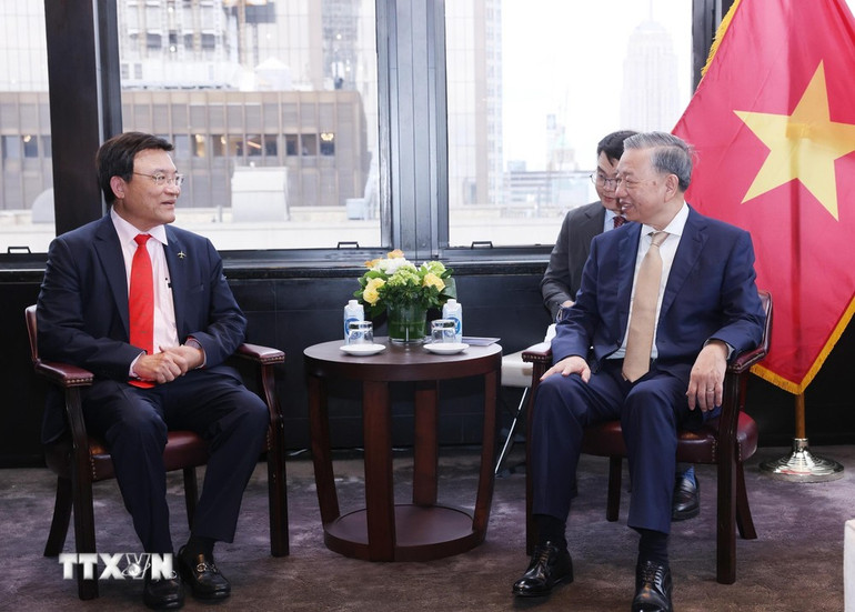 Tổng Bí thư, Chủ tịch nước Tô Lâm tiếp ông Wally Liaw, nhà sáng lập và là Phó Chủ tịch cấp cao phụ trách phát triển kinh doanh Supermicro. (Ảnh: Lâm Khánh/TTXVN)