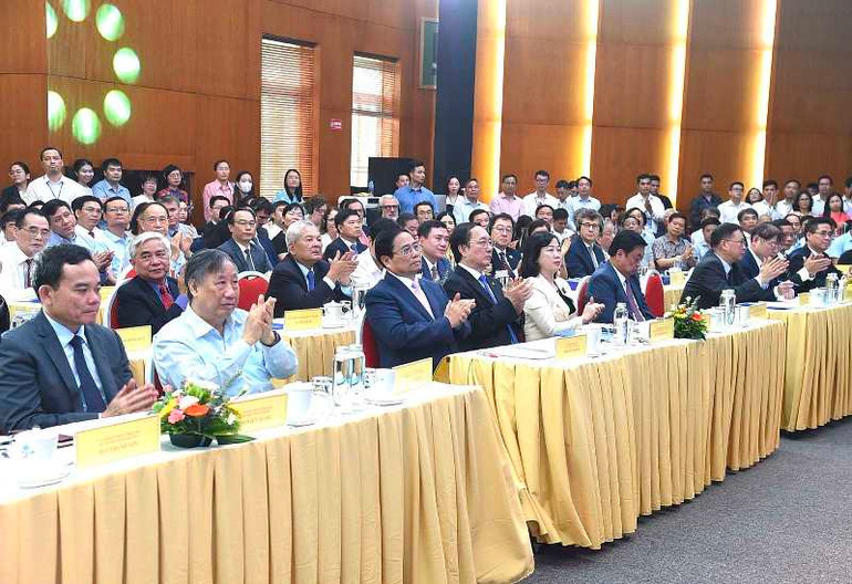 Thủ tướng Phạm Minh Chính và các đại biểu tham dự sự kiện.