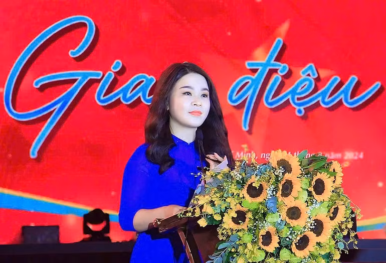 Đồng chí Chu Hồng Minh phát biểu khai mạc chương trình.