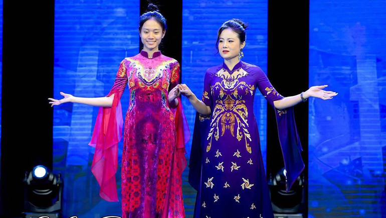 "Bộ sưu tập Di sản Thanh Oai" của nhà thiết kế Kim Phú, một hội viên phụ nữ được đào tạo từ dự án.