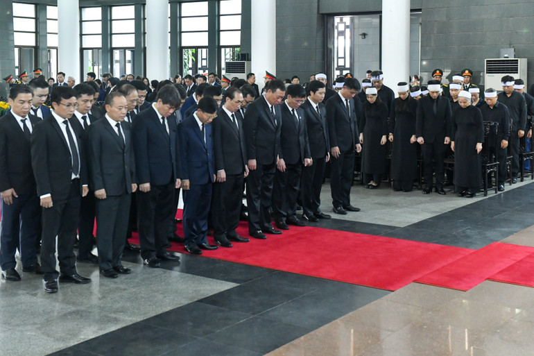 Đoàn Thanh tra Chính phủ viếng Tổng Bí thư Nguyễn Phú Trọng.