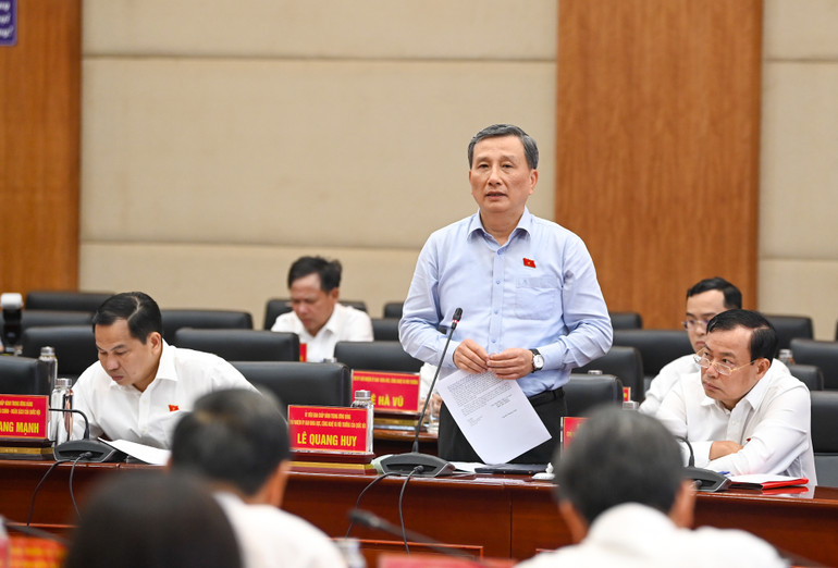 Chủ nhiệm Ủy ban Khoa học, Công nghệ và Môi trường Lê Quang Huy phát biểu tại buổi làm việc.