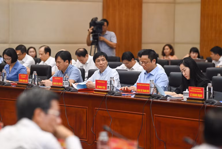 Các đại biểu dự buổi làm việc.