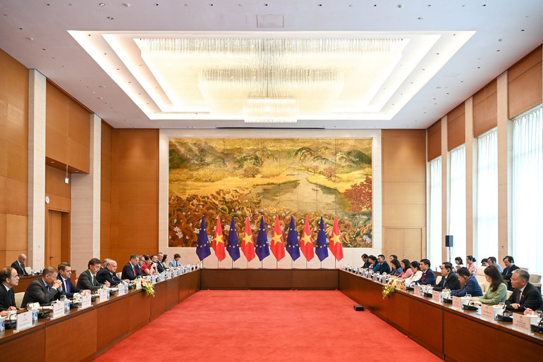 Quang cảnh cuộc tiếp tại Nhà Quốc hội.