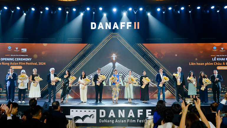 Ban giám khảo Liên hoan phim. (Ảnh ANH VŨ) Ban giám khảo Liên hoan phim. (Ảnh ANH VŨ)