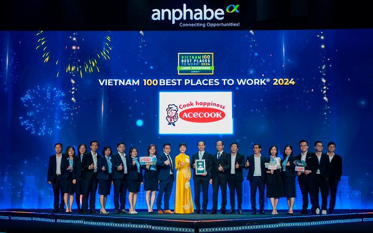 Tại buổi nhận giải 100 nơi làm việc tốt nhất Việt Nam 2024.