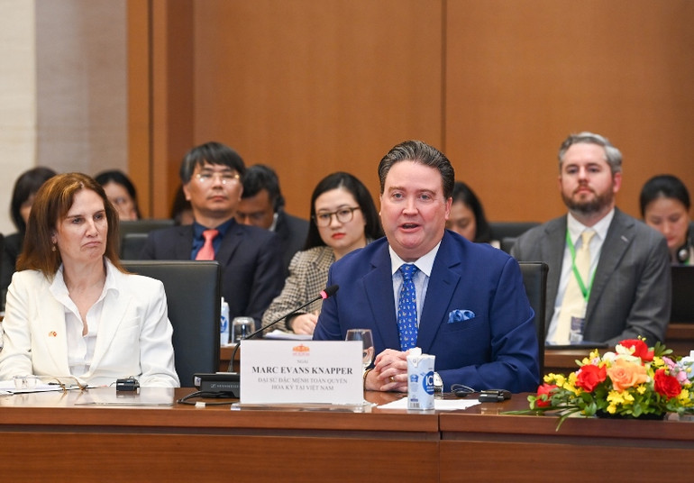 Đại sứ Hoa Kỳ tại Việt Nam Marc Knapper phát biểu tại cuộc làm việc. (Ảnh: DUY LINH)