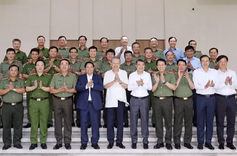 Chủ tịch nước Tô Lâm, Thủ tướng Phạm Minh Chính và các đại biểu. Ảnh: Nhan Sáng-TTXVN