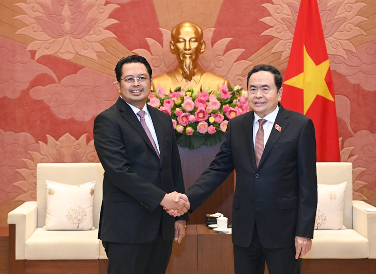 Chủ tịch Quốc hội Trần Thanh Mẫn và Phó Chủ tịch Thượng viện Indonesia H.Mahyundin.