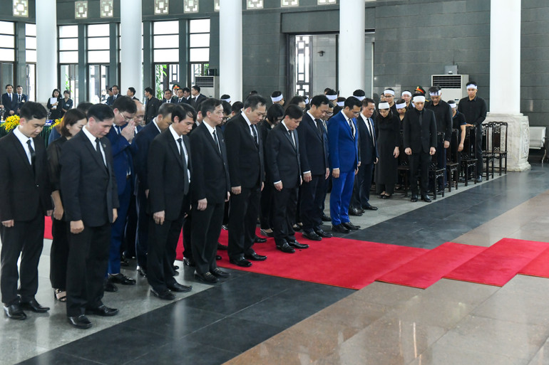 Đoàn Đảng ủy Khối các cơ quan Trung ương viếng Tổng Bí thư Nguyễn Phú Trọng.