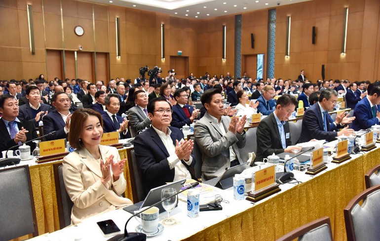 Các đại biểu tham dự hội nghị.