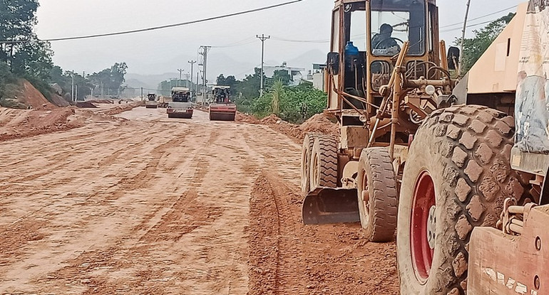 Tuyến đường kết nối các tỉnh Thái Nguyên-Bắc Giang-Vĩnh Phúc được tỉnh Thái Nguyên đẩy nhanh tiến độ hoàn thành trước sáu tháng, dự kiến đưa vào sử dụng từ cuối năm 2024. Ảnh: Thế Bình